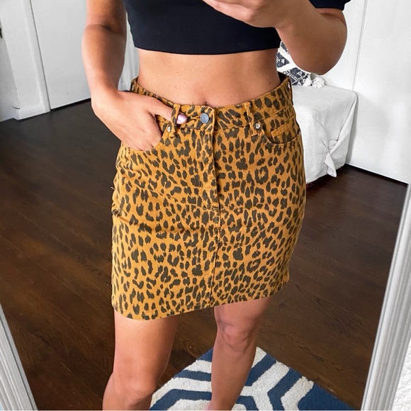 🐆 H&M LEOPARD PRINT HIGH WAIST DENIM MINI SKIRT! - Picture 1 of 9